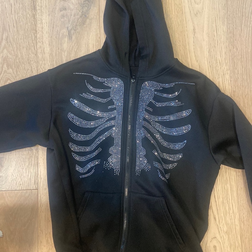 Hey chat here’s a zip up. It’s barely used